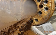 Hydroblasting to check corrosion of marine risers