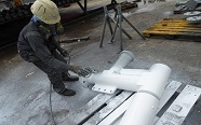 Hydroblasting to check corrosion of marine risers